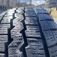 DONLOPスタッドレスタイヤ195/80r15