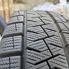 4本セット8部山☆【175/65R15】フィットで使用   PIRELLI 中古スタッドレススチールセット ■15×5.5J 100/4H の画像
