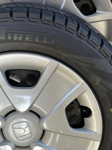 4本セット8部山☆【175/65R15】フィットで使用   PIRELLI 中古スタッドレススチールセット ■15×5.5J 100/4H