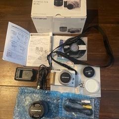 美品 オリンパスPEN E-PL1 ダブルズームキット& バッグ & 3脚 Amazon | OLYMPUS ミラーレス一眼 PEN E-PL1ダブルズームキット