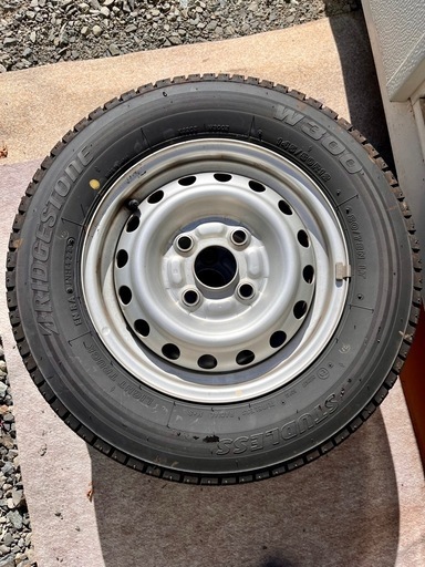 【ブリヂストン】STUDLESS W300 145/80R12 80/78N 2023年製