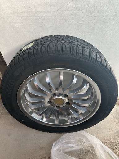 215/55 17R エスティマ　スタッドレス