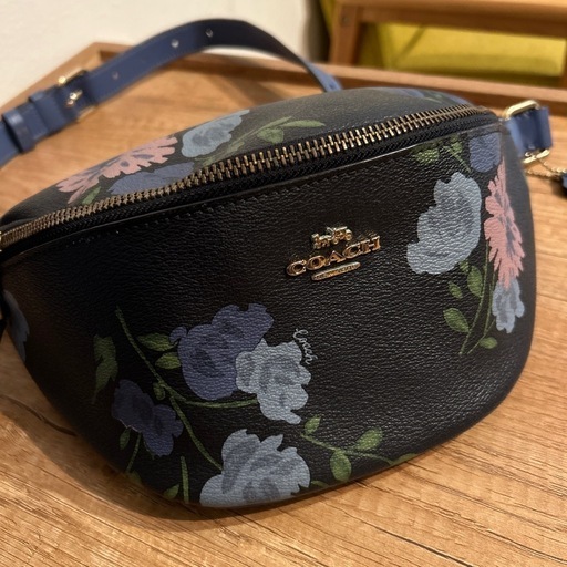 美品　レア coach コーチ ウエストポーチ　ネイビー