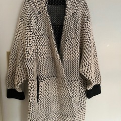 H&M レディース ボトルネック　ニットコート M 黒xペールピンクの画像