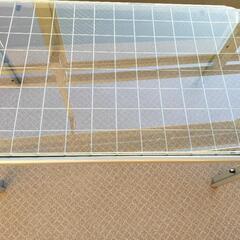 ガラステーブルの画像