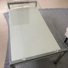 ニトリ　ガラステーブル