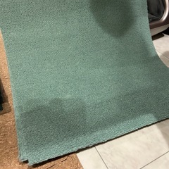 ニトリのカーペットタイルの画像