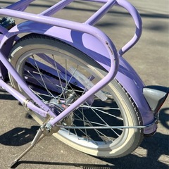 自転車18インチ　パープル　女の子　子供　キッズ　
補助輪付きの画像