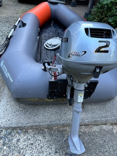  ホンダ 2馬力 船外機 ＋オマケの 
ゴムボート 