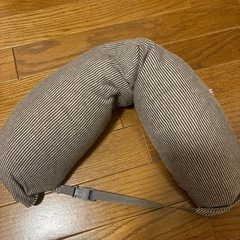 　ネックピロー　ネッククッション　枕　旅行グッズ　安眠グッズ