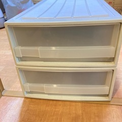 衣装ケース　２個