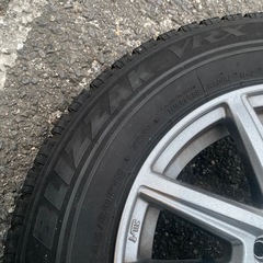 スタッドレスタイヤ　ブリザックVRX 145/80/R13  アルミ付　エブリィの画像