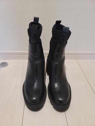ZARA  サイドゴアブーツ