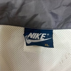 お取引き中NIKE ジャンパー　XLの画像