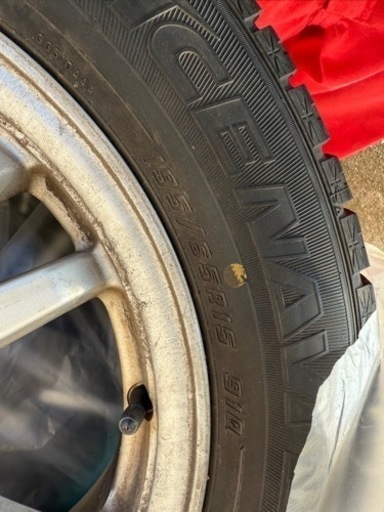 車のパーツ タイヤ、ホイール