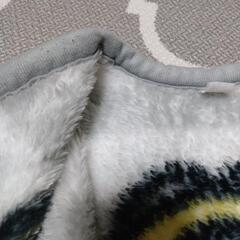 ミニオンふわふわベストの画像