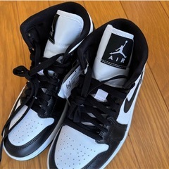 AIR JORDAN 1 MID