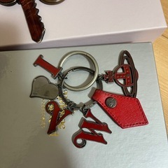 ヴィヴィアンウエストウッドキーリングの画像