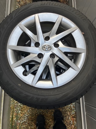 205/60R16プリウスアルファ用スタッドレスセット