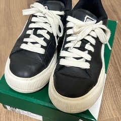 PUMA プーマ　スニーカー