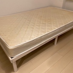 　【使用１年未満】セミダブルベッド