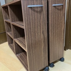 押入れ収納 キャスター付 書棚 可動棚の画像