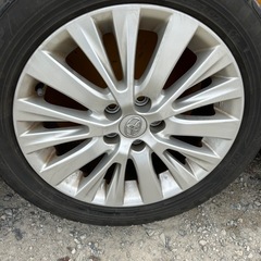 トヨタ純正18インチタイヤ付きホイールの画像