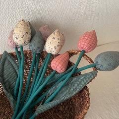 チューリップ　オブジェ　飾りの画像