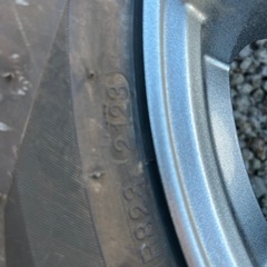 スタッドレス205 60 R15 バリ山　の画像