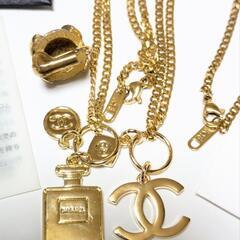 受け取り決定2024年　CHANEL シャネル　ホリデー　クリスマス　ノベルティ　香水　チャンス　オー　フレッシュオードゥ　パルファム♥ピアス♥片耳純正品♥シリアル有りの画像