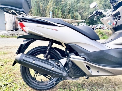 ホンダ⭐️PCX150⭐️KF18⭐️リアボックス付き