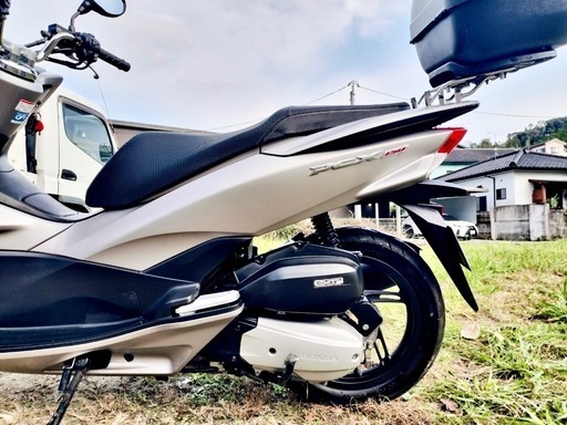 ホンダ⭐️PCX150⭐️KF18⭐️リアボックス付き