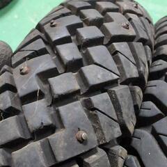 8インチスクータースパイクタイヤ3.00-8の画像