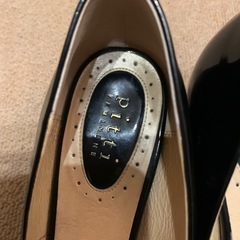   値下げ！Pitti  のエナメル(本革)パンプスの画像