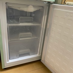 レトロ冷蔵庫(130L)の画像