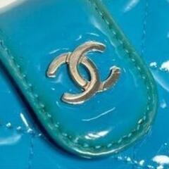 CHANEL ・二つ折り財布 青CHANEL 美品・シャネル エナメルマトラッセの画像