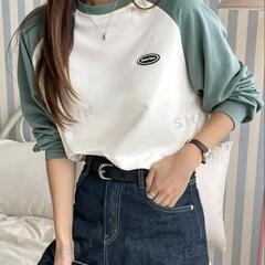 DAZY 文字パッチ カラーブロック ラグランスリーブ Tシャツの画像