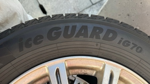 スタッドレスタイヤ　ヨコハマアイスガード　195/65R15
