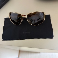 プラダ　サングラス　他にもいろいろ出品してます