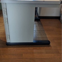 事務用デスクの画像