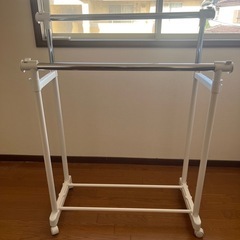 ハンガーラック