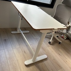 昇降デスクの画像