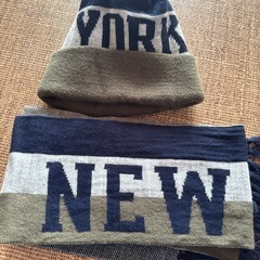 美品！　H&M   NEWYORK  マフラー　ニット帽  の画像