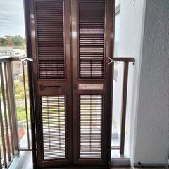 マンションのドア用の網戸