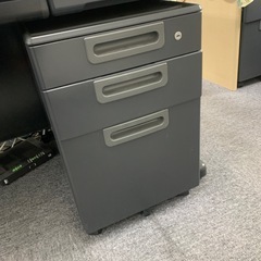 PLUS RYデスク3点セット(デスク1個,イス1脚,キャビネット1個)の画像