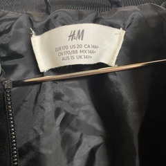 H&Mのキラキラジャケットの画像