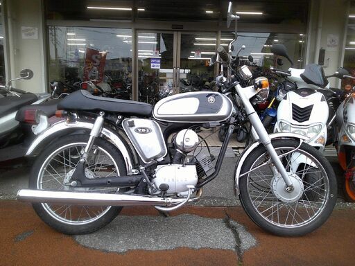 NO.5222　ヤマハ　ＹＢ－１　２サイクルエンジン　４速ギヤ　シルバー＆ブラック