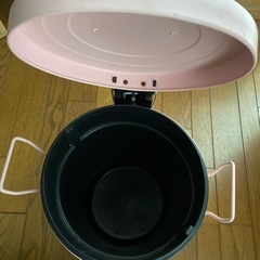 ゴミ箱　ペダルペール　ピンクの画像