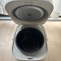 【11月中に受け取り可能な方限定】炊飯器　一人暮らし　3合炊き　ホワイト　コンパクトの画像