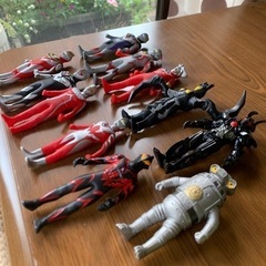 ウルトラマンフィギュア　11体　の画像